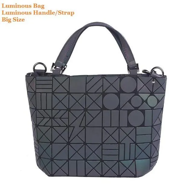 Drop Shipping Luminous Bag women's geometry lattic totes bag High Quilted Chain Shoulder Bags Laser Plain Folding Handbags