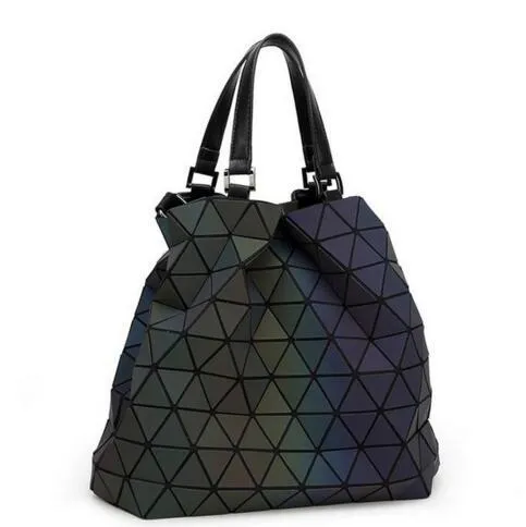 Drop Shipping Luminous Bag women's geometry lattic totes bag High Quilted Chain Shoulder Bags Laser Plain Folding Handbags