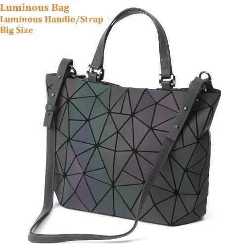 Drop Shipping Luminous Bag women's geometry lattic totes bag High Quilted Chain Shoulder Bags Laser Plain Folding Handbags