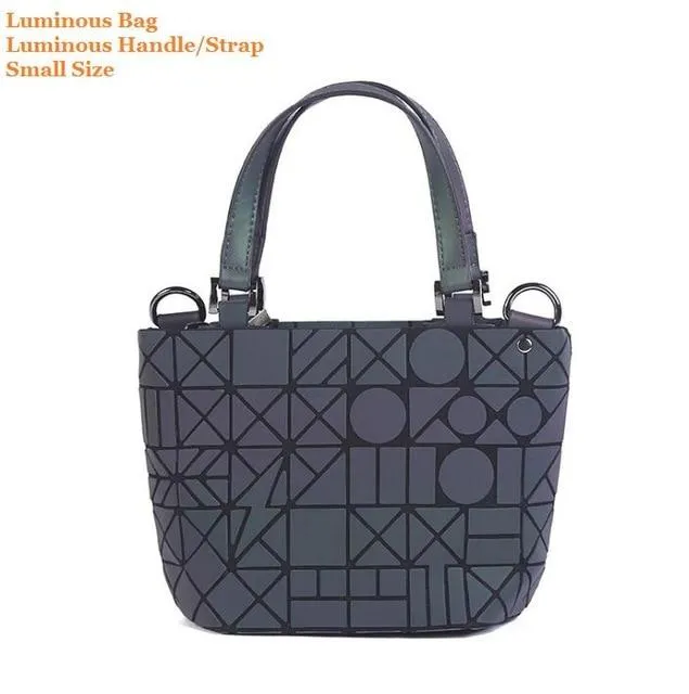 Drop Shipping Luminous Bag women's geometry lattic totes bag High Quilted Chain Shoulder Bags Laser Plain Folding Handbags