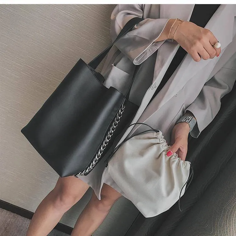 Medium size Chain bucket  Shoulder bag