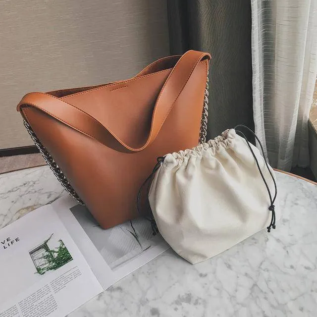 Medium size Chain bucket  Shoulder bag